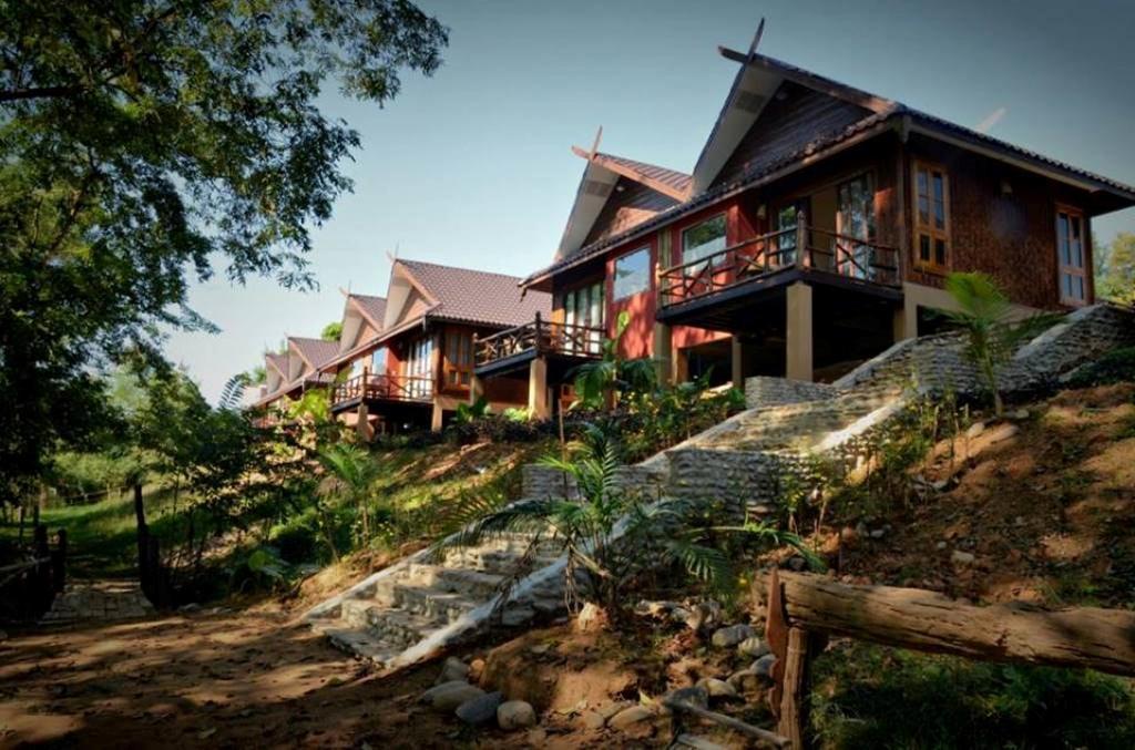 Mr Charles River View Lodge Hsipaw Exterior photo