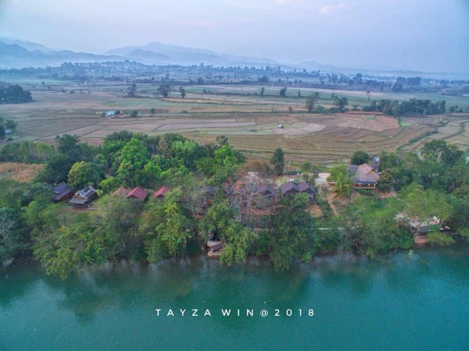 Mr Charles River View Lodge Hsipaw Exterior photo